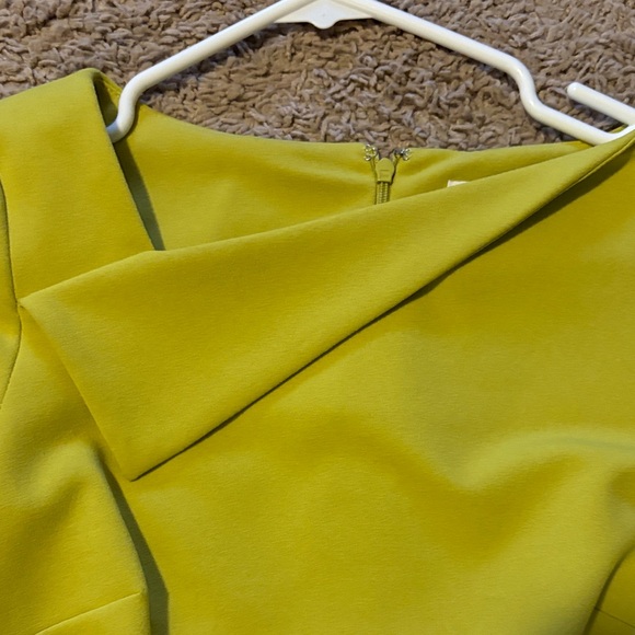 Elegant green Women's Dress - Picture 2 of 4